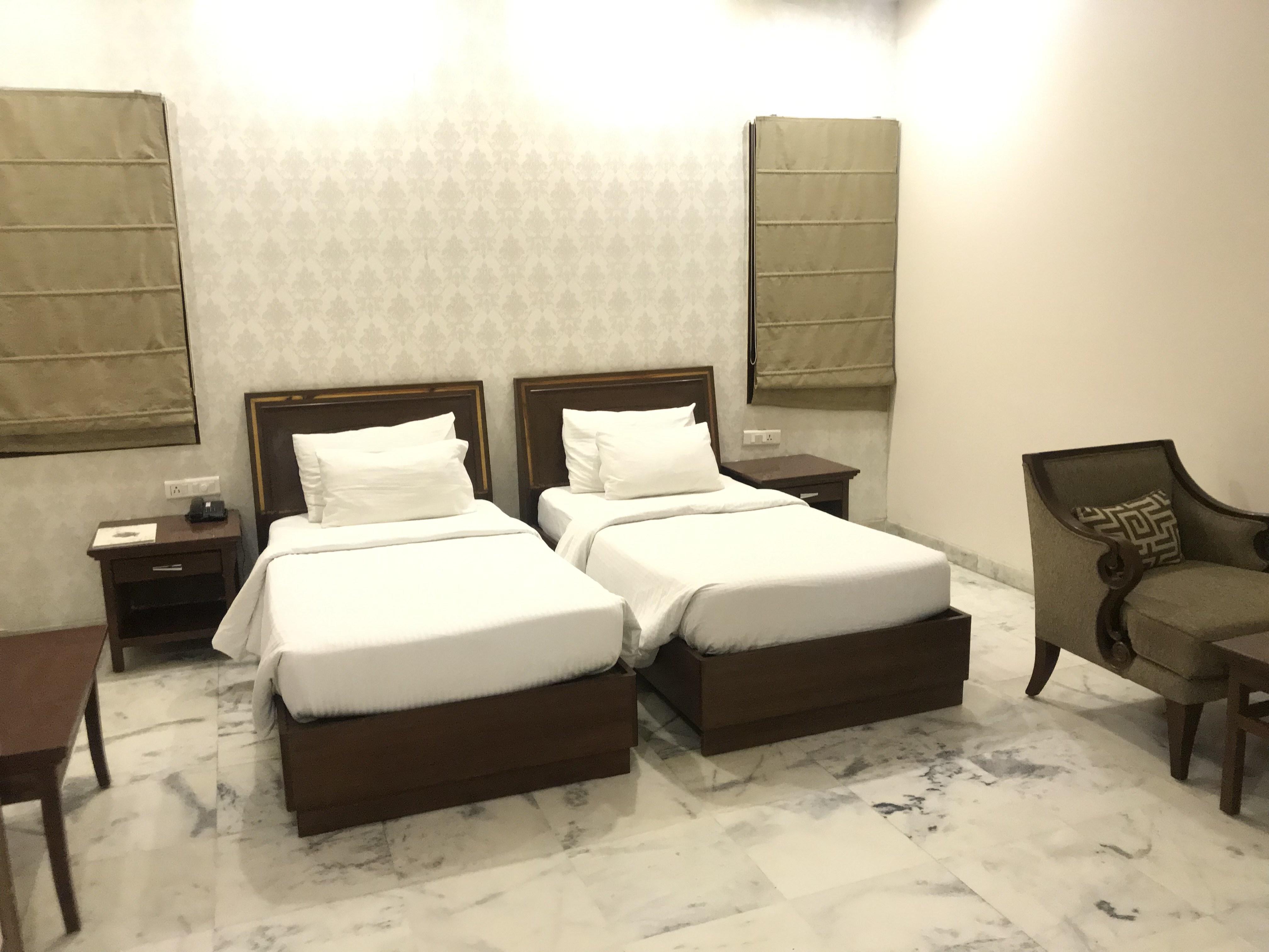 Hotel Leela Grande Karnāl Екстериор снимка
