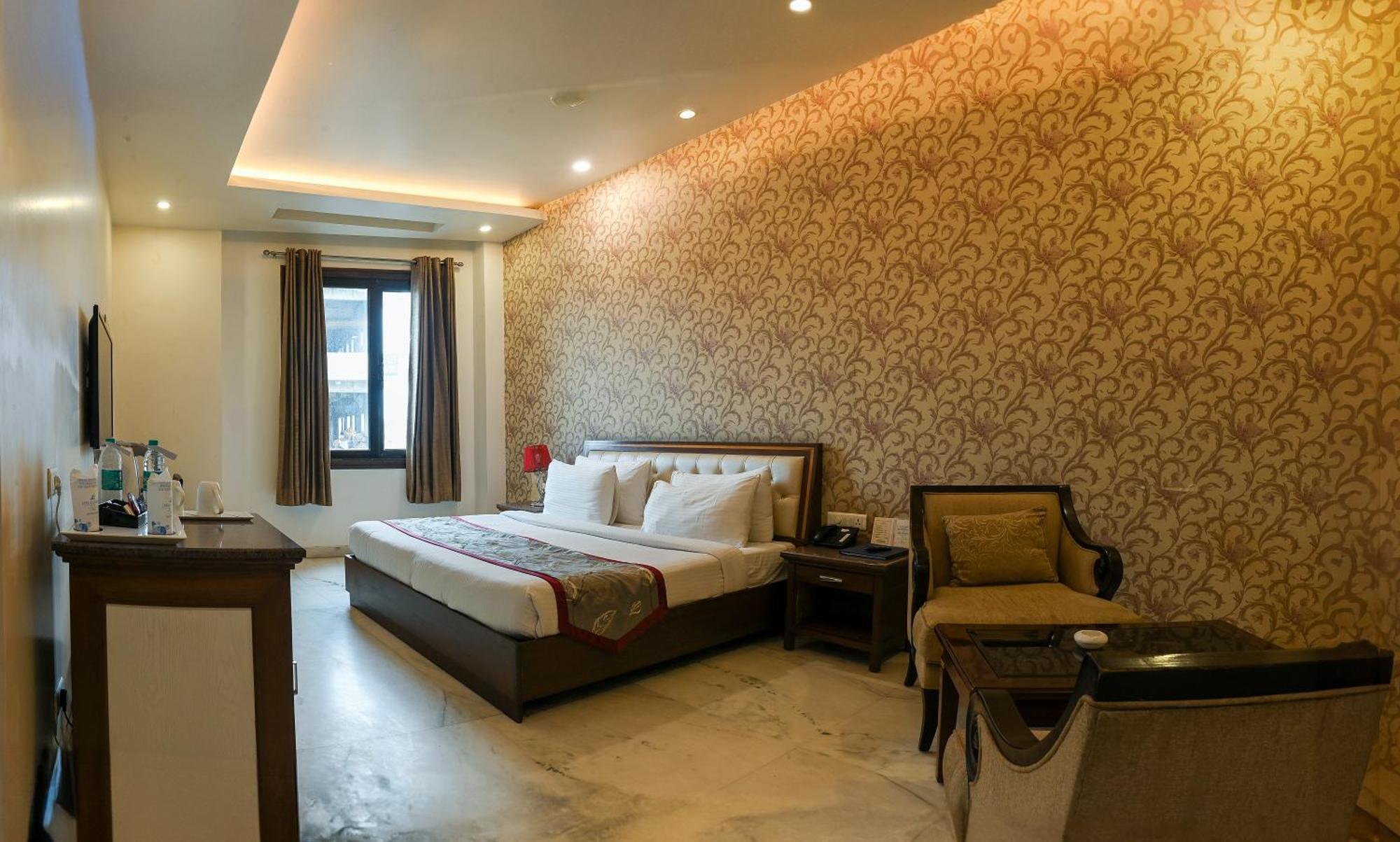 Hotel Leela Grande Karnāl Екстериор снимка