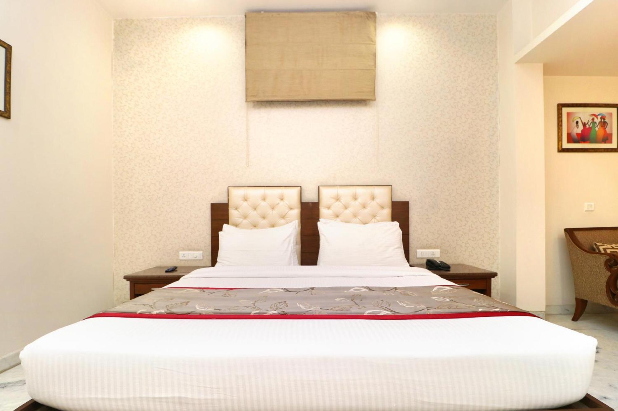 Hotel Leela Grande Karnāl Екстериор снимка