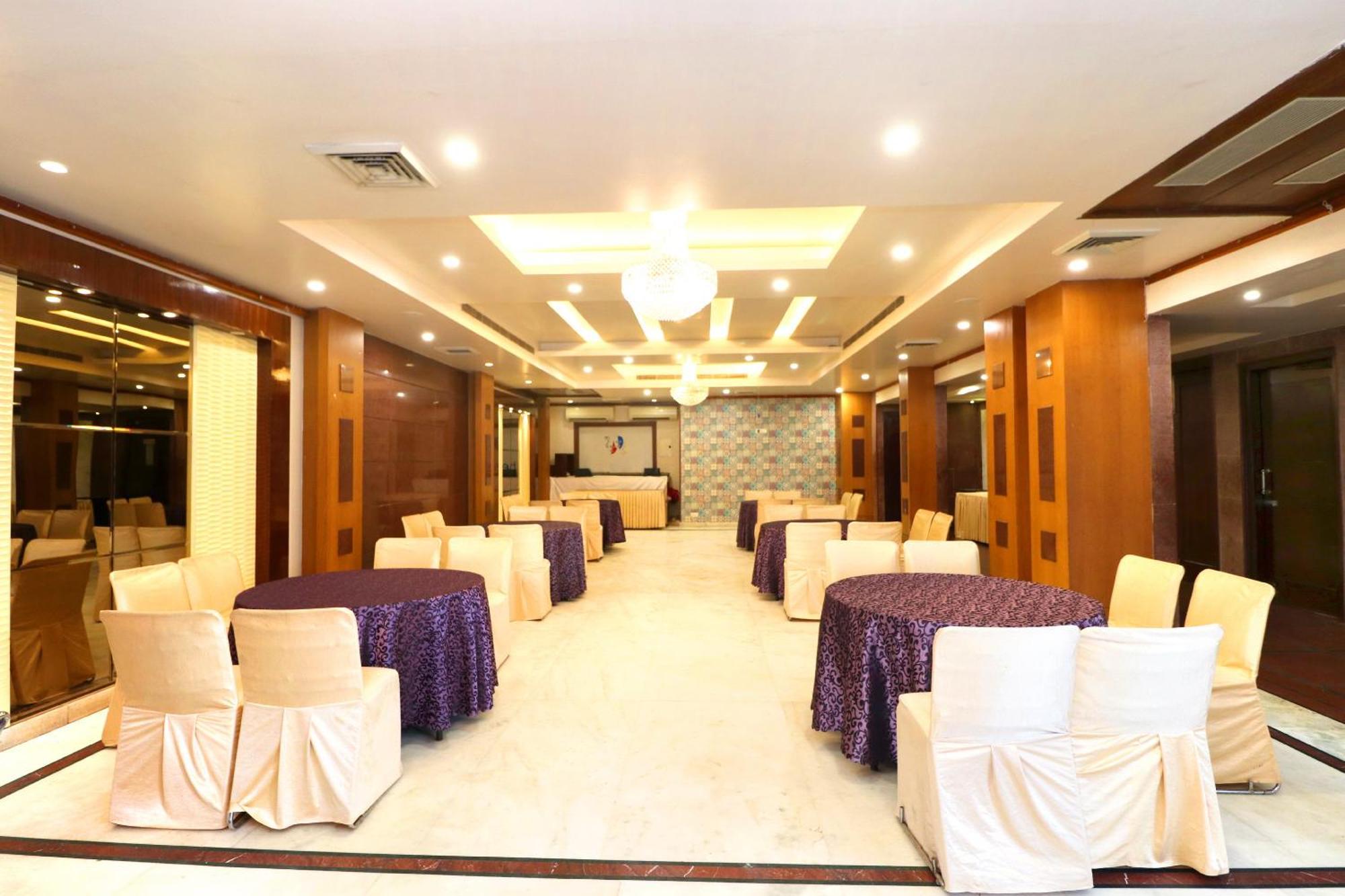 Hotel Leela Grande Karnāl Екстериор снимка