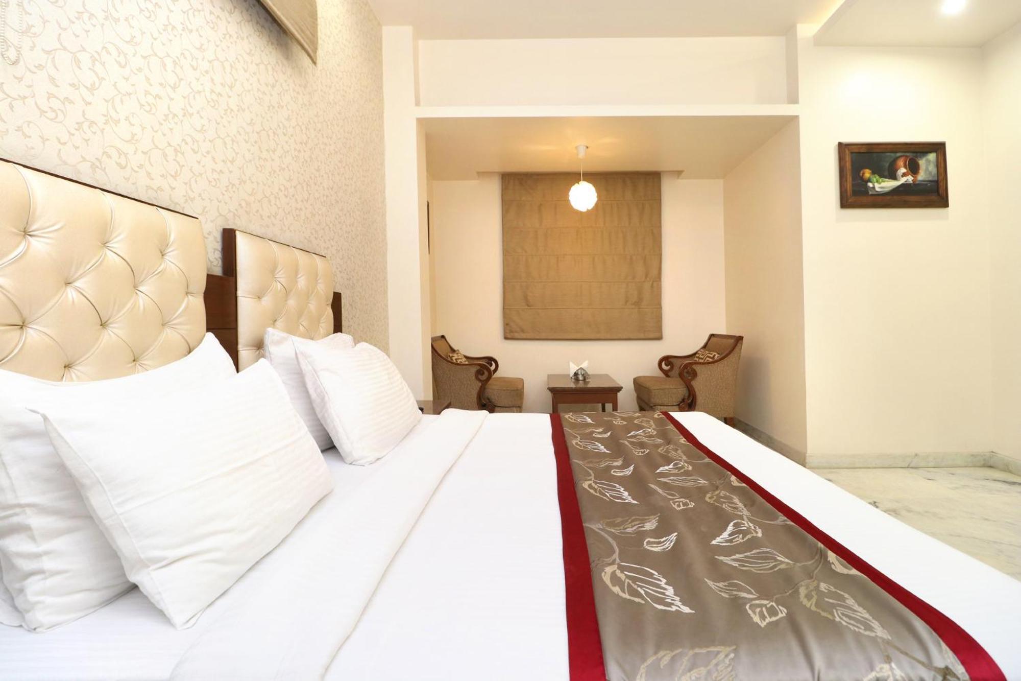 Hotel Leela Grande Karnāl Екстериор снимка