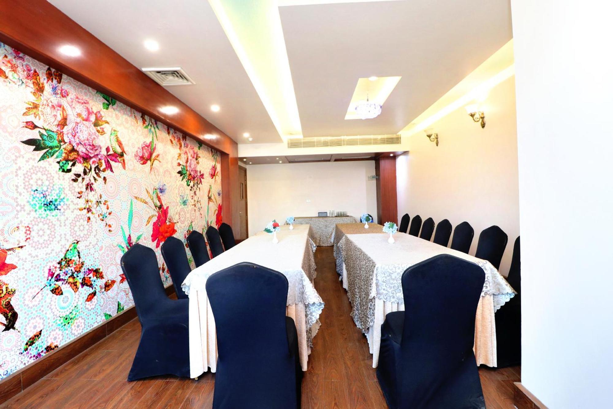 Hotel Leela Grande Karnāl Екстериор снимка