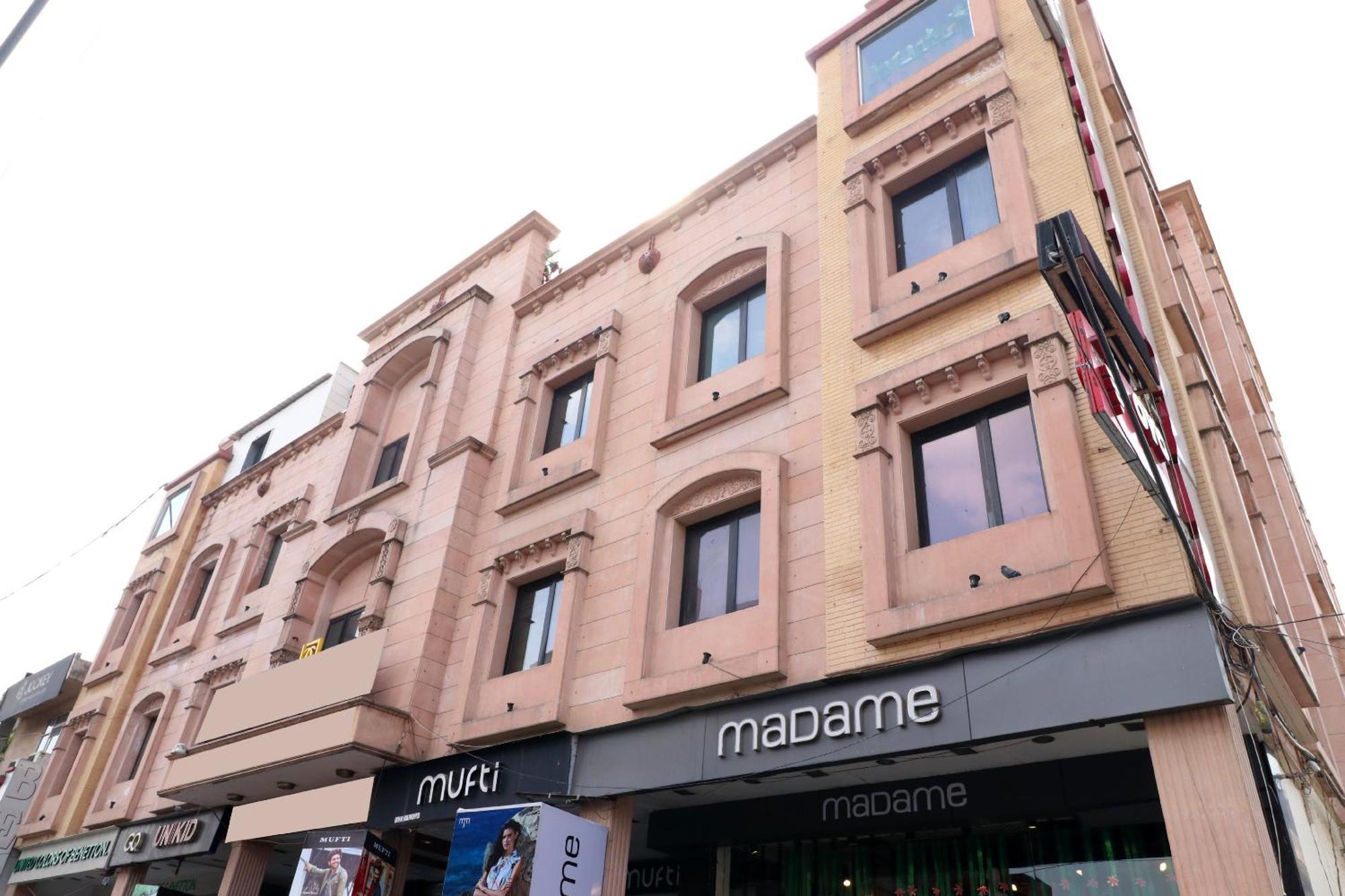 Hotel Leela Grande Karnāl Екстериор снимка