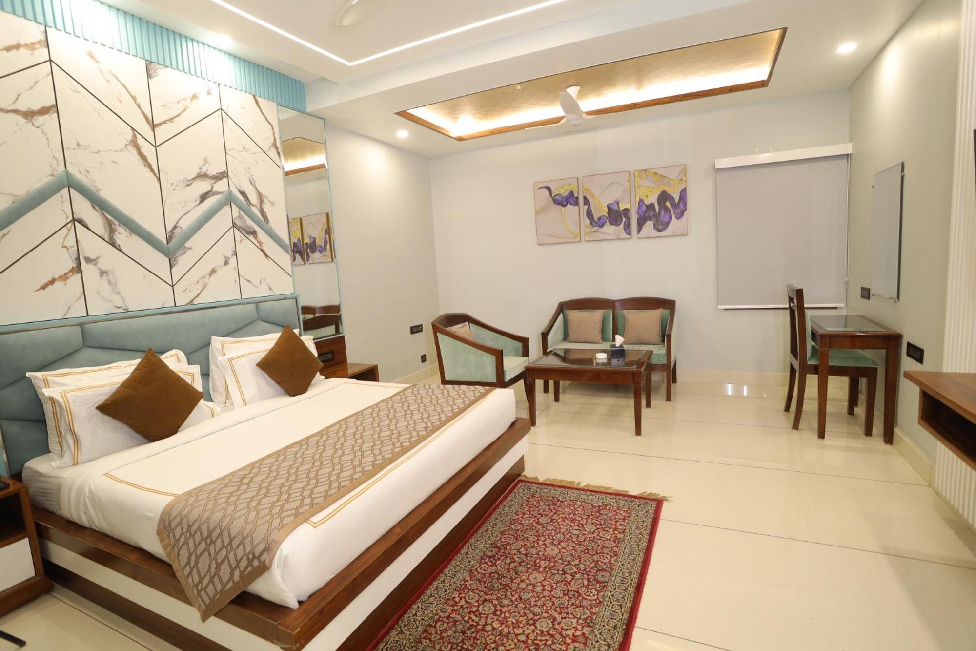 Hotel Leela Grande Karnāl Екстериор снимка