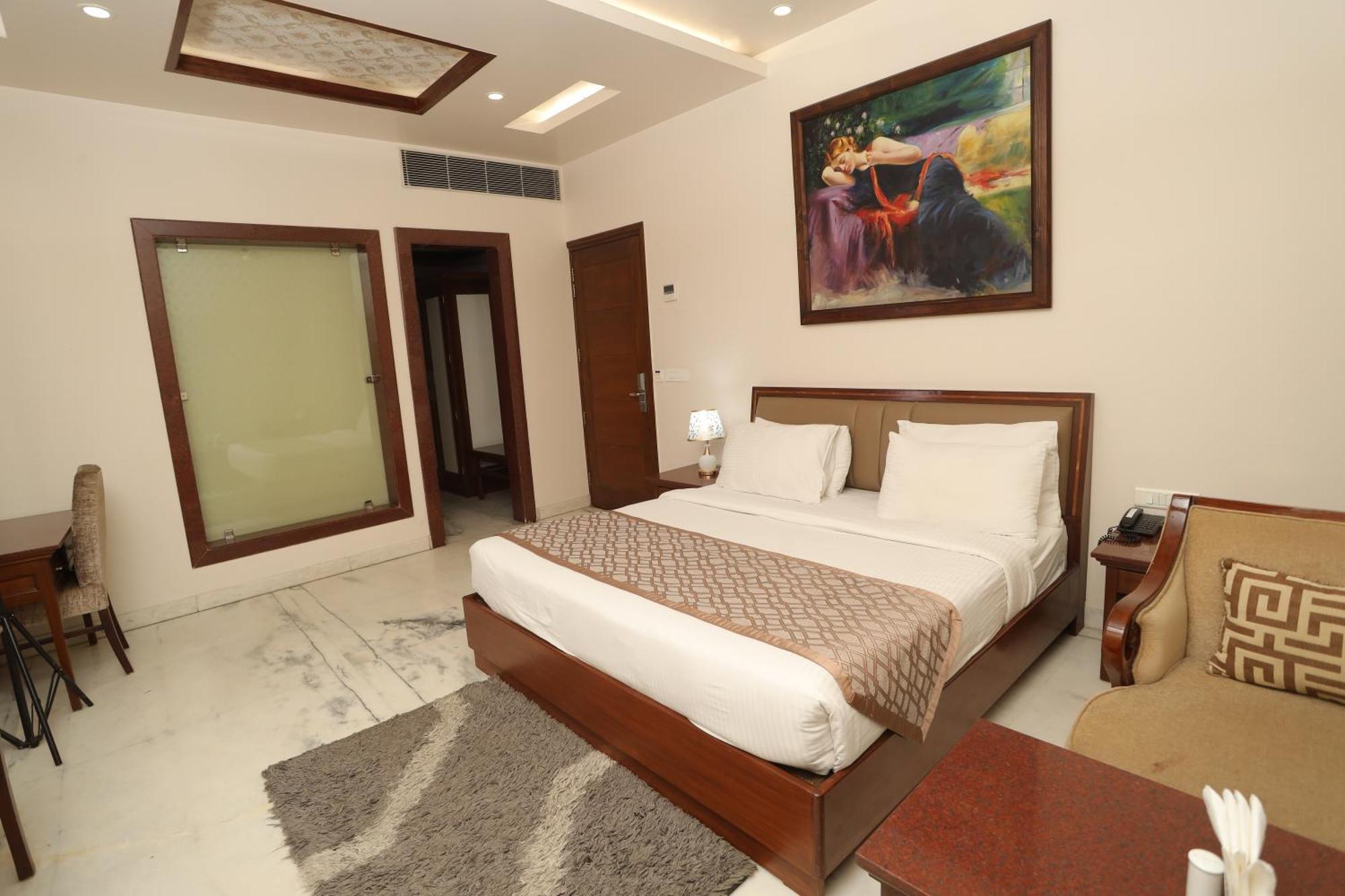 Hotel Leela Grande Karnāl Екстериор снимка
