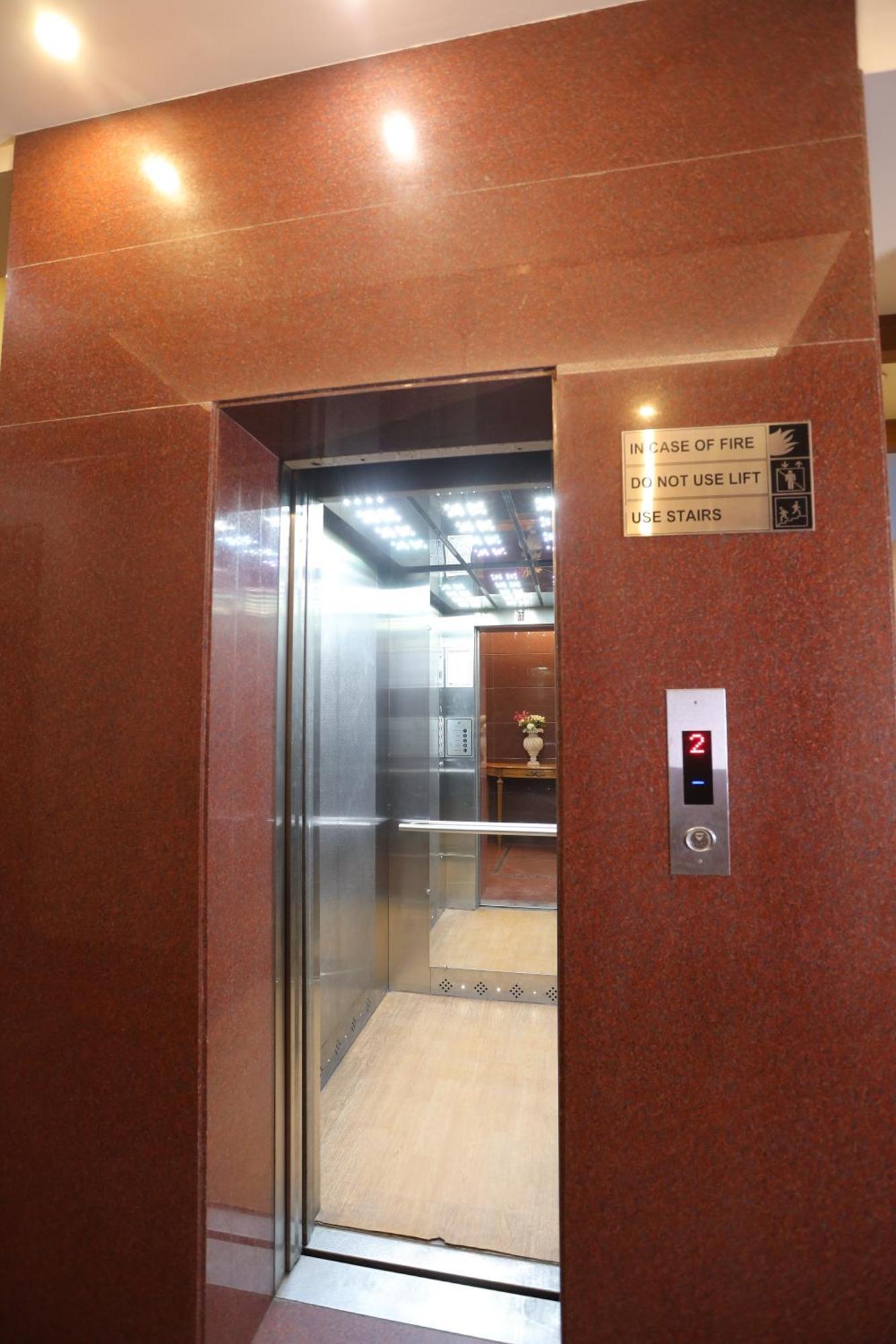 Hotel Leela Grande Karnāl Екстериор снимка