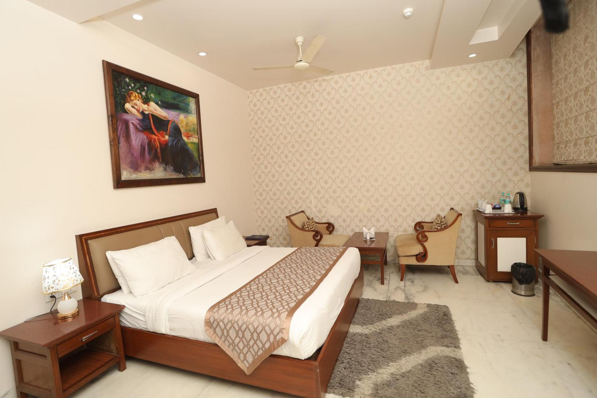 Hotel Leela Grande Karnāl Екстериор снимка